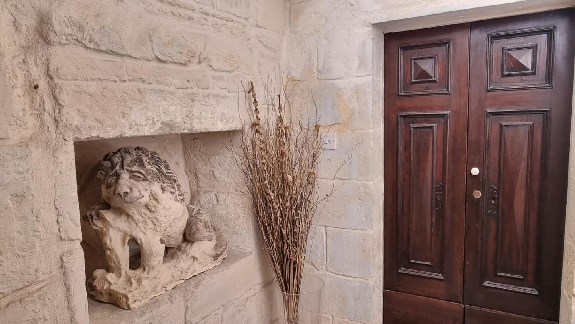 Servants' Quarters Studio Apartment Valletta Exterior photo